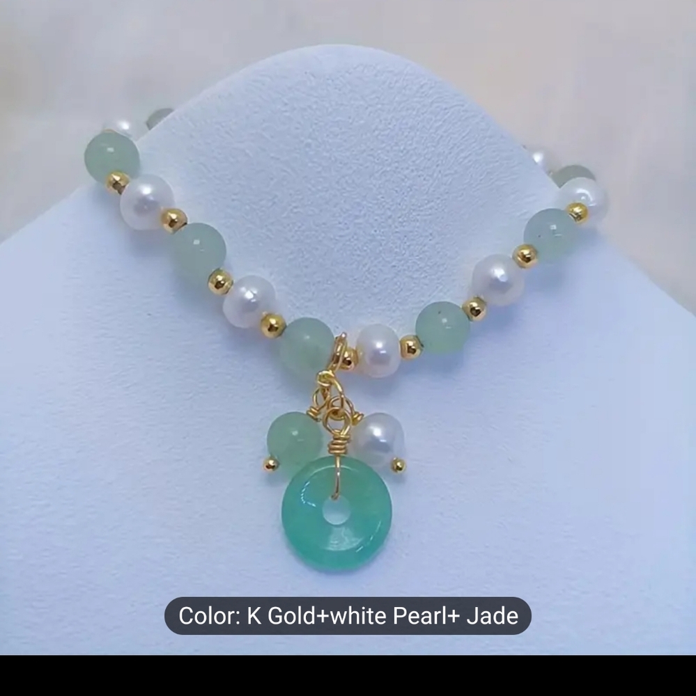💚💚HOST PICK💚💚 STUNNING!! Jade and Freshwater Pearl Bracelet with GOLD Beadin - Picture 4 of 16